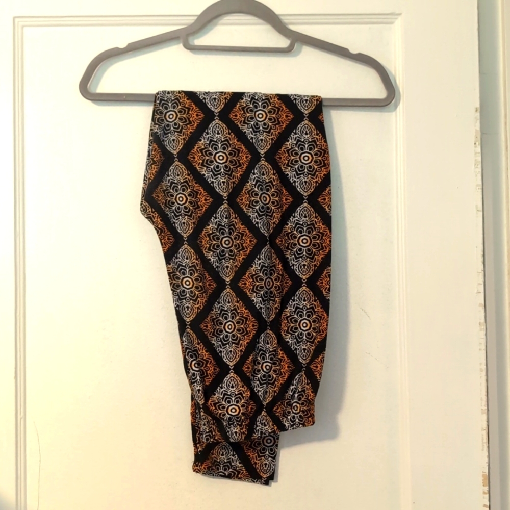 Honey & Lace Leggings - Mandala Pattern